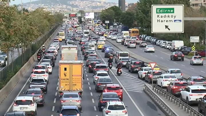 İstanbul'da Trafik Durumu ve Güncel Yoğunluk Güncellemesi 1 İstanbul'da Sabah Saatlerinden İtibaren Trafik Yoğunluğu Artışta