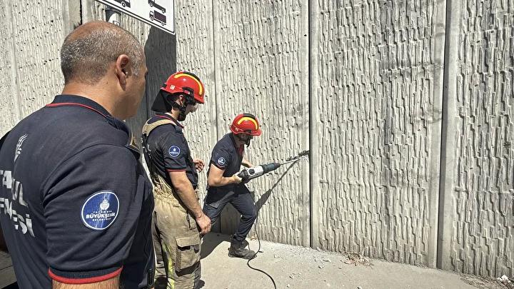 İstanbul'da Tünel Girişinde Mahsur Kalan Yabancı Yurttaş Kurtarıldı