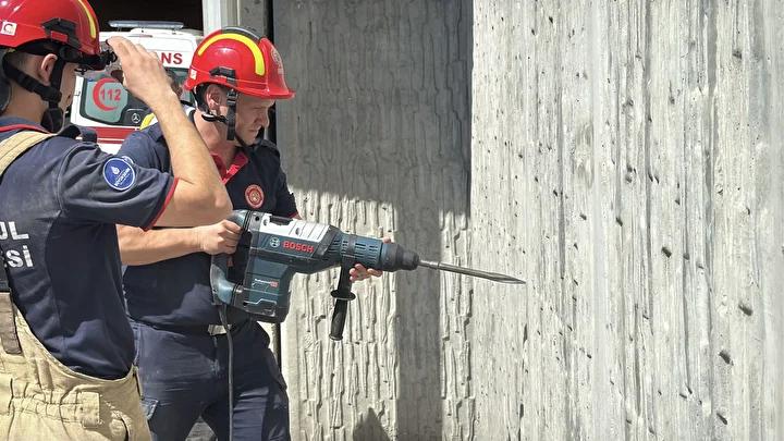 İstanbul'da Tünel Girişinde Mahsur Kalan Yabancı Yurttaş Kurtarıldı