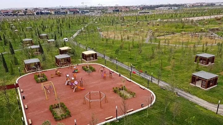 İstanbul'un Yeni Nefesi: Atatürk Havalimanı Millet Bahçesi'nin Büyük Açılışı 2 Tematik Tepeler ve Doğa Yürüyüşü Alanları