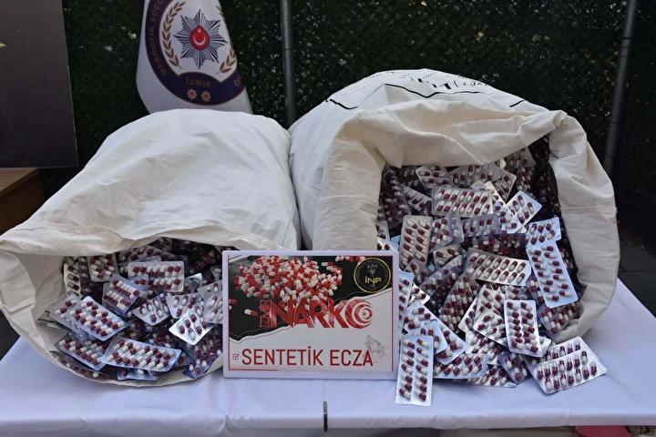 İzmir’de Narkotik Operasyonlarıyla Uyuşturucu Satışına Ağır Darbe