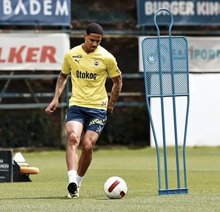 Jayden Oosterwolde'nin Fenerbahçe'den Ayrılma Planı Detayları