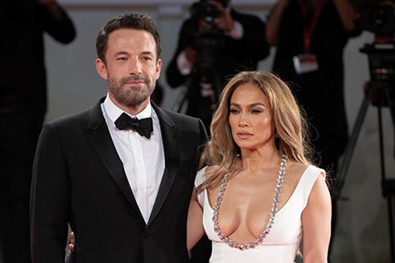 İki Ünlünün Duygusal Çatışmaları ve Kurallar