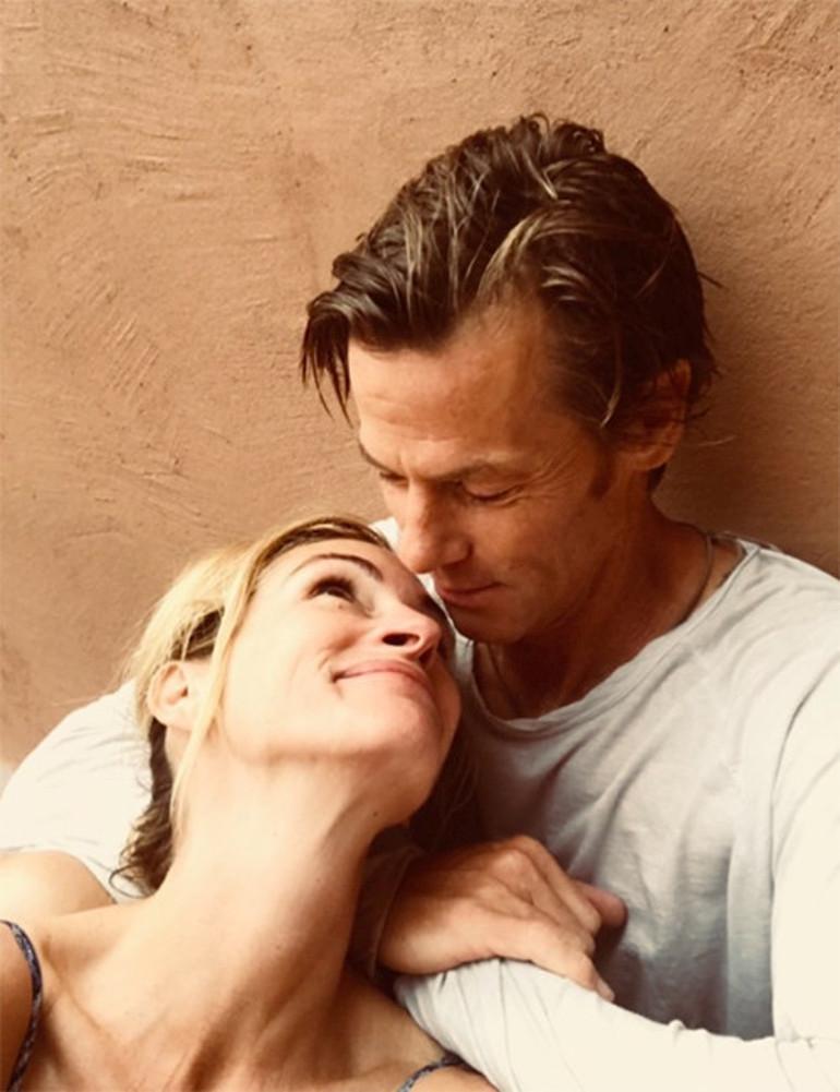 Julia Roberts'ın Boş Evin Topraklarında Bir Bağlantı ve Özlem Anları