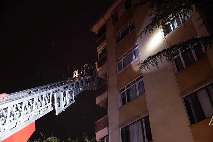 Kadıköy'deki Yangın Olayında Can Kaybı ve Tahliye Çalışmaları