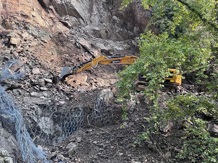 Karabük-Zonguldak Demiryolu Hattında Heyelan Nedeniyle Seferler Durduruldu
