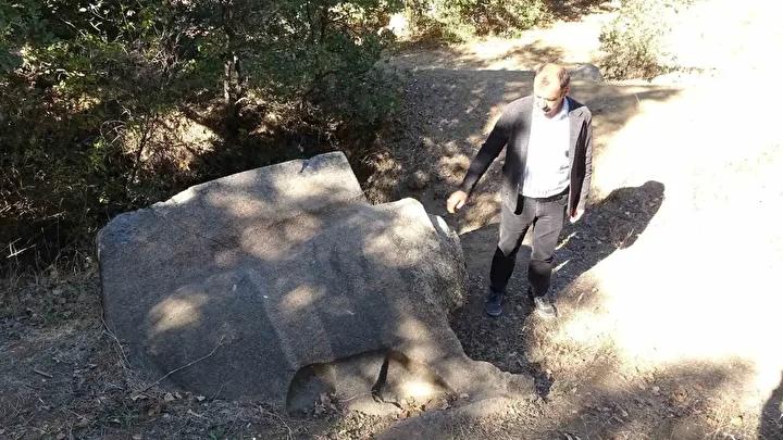 Karakız Beldesi'ndeki 3 Bin 200 Yıllık Hitit Aslan Heykeli ve Çevresindeki Arkeolojik Riskler