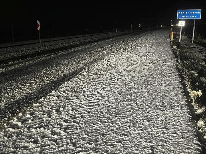 Kars ve Çevresinde Yoğun Kar Yağışı ve Yol Durumu 1 Buzlanma ve Güvenlik Önlemleri