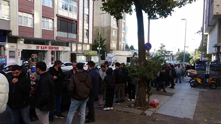 Kartal'da Dev Indirim Çılgınlığı: Uzun Kuyruklar ve Büyük Fırsatlar