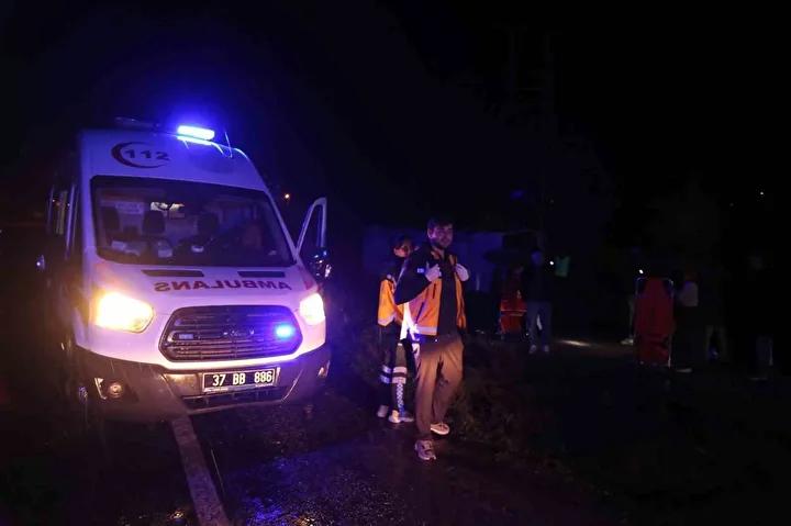 Kastamonu Taşköprü’de Tur Midibüsü Trafik Kazası Detayları
