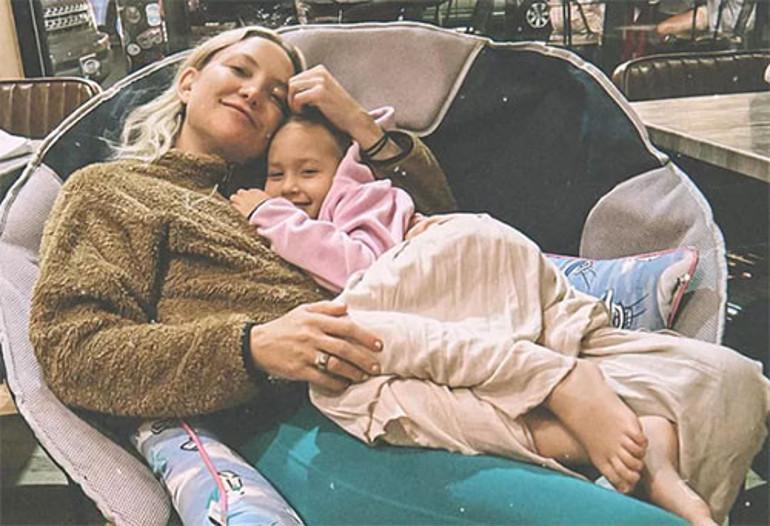 Kate Hudson ve Ailesinin Sevgi Dolu Çoklu Aile Hikayesi