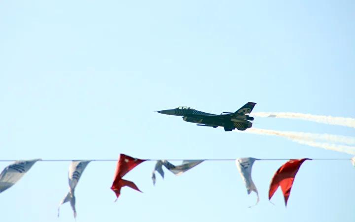 Kayseri'de Havacılık Tutkunları SOLOTÜRK Gösterisini İzledi