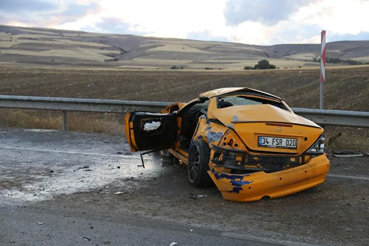 Kayseri'de Trafik Kazası Sonuçlandı: İki Yaralı Hastaneye Sevk Edildi 1 Kayseri'de Trafik Kazası Sonuçlandı: İki Yaralı Hastaneye Sevk Edildi