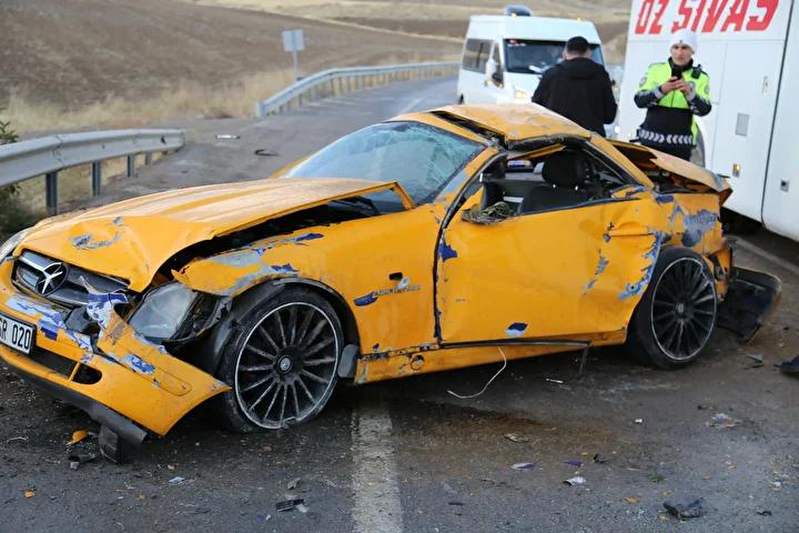 Kayseri'de Trafik Kazası Sonuçlandı: İki Yaralı Hastaneye Sevk Edildi 3 Kayseri'de Trafik Kazası Sonuçlandı: İki Yaralı Hastaneye Sevk Edildi
