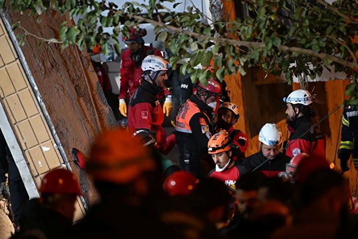 Kırılmaya Yol Açan Çökme Felaketi ve Kurtarma Operasyonları 1 Arama ve Tahliye Çalışmaları Hakkında Güncel Bilgiler