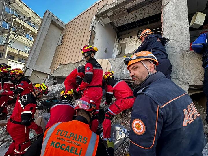 Kırılmaya Yol Açan Çökme Felaketi ve Kurtarma Operasyonları 3 Kırılmaya Yol Açan Çökme Felaketi ve Kurtarma Operasyonları