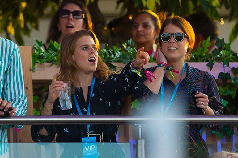 Kraliyet Ailesinde Büyük Değişiklik: Prens Andrew'in Unvan ve Hakları Elinden Alındı 12 Kraliyet Ailesinde Büyük Değişiklik: Prens Andrew'in Unvan ve Hakları Elinden Alındı