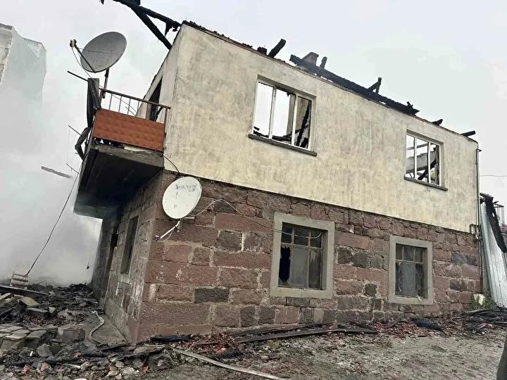 Kürsümsel Evde Yangın Faciası: Maddi Hasar ve İtfaiye Seferi