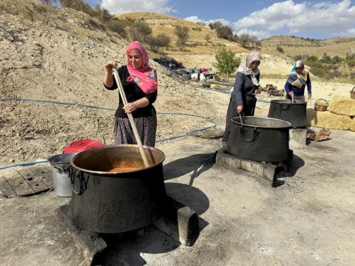 Vali Hatipoğlu'ndan Üzüm ve Orcik Sezonu Mesajı