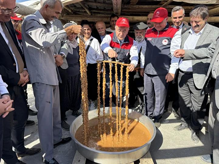 Kurtdere Köyü’nde Üzüm Hasadı ve Orcik Festivali Coşkulu başladı