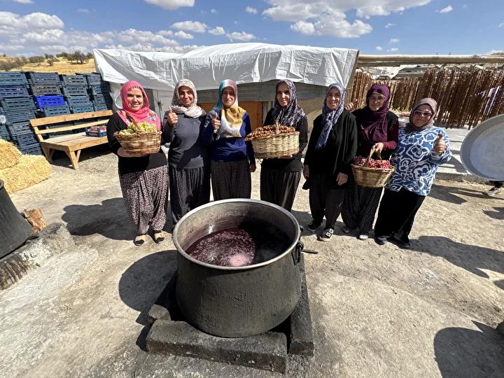 Kurtdere Köyü’nde Üzüm Hasadı ve Orcik Festivali Coşkulu başladı