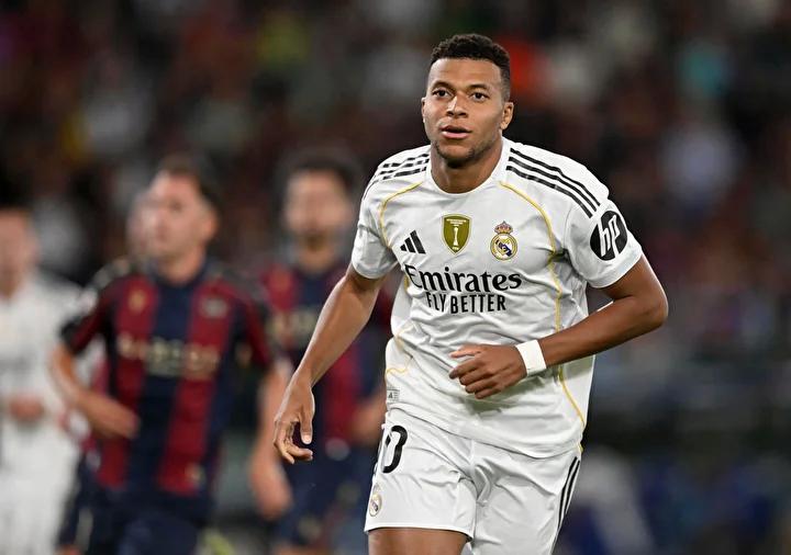 Kylian Mbappe'nin Annesinden Yüzleşme ve Transfer Hikayesi