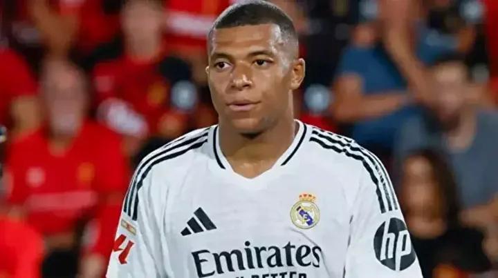 Kylian Mbappe'nin Annesinden Yüzleşme ve Transfer Hikayesi