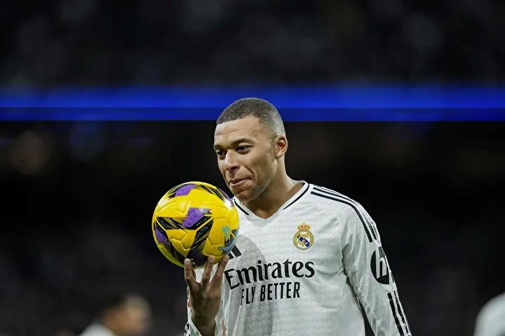 Kylian Mbappe'nin Annesinden Yüzleşme ve Transfer Hikayesi