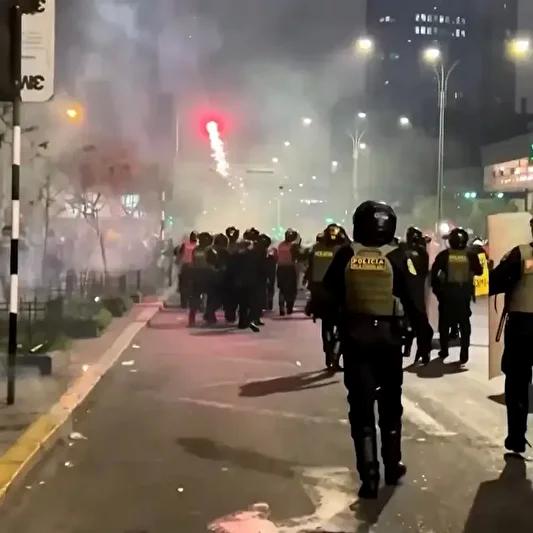 Lima’daki Şiddetli Protestolar ve Güncel Gelişmeler 2 Lima’daki Şiddetli Protestolar ve Güncel Gelişmeler