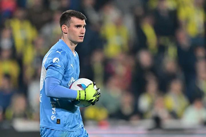 Fenerbahçe'nin elinden çıkan Dominik Livakovic, yeni kulübünde beklediği başlangıcı yapamadı.