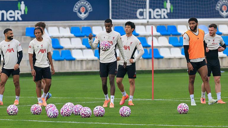 Liverpool Takımı, Kasımpaşa Tesislerinde Antrenmanlarını Sürdürdü