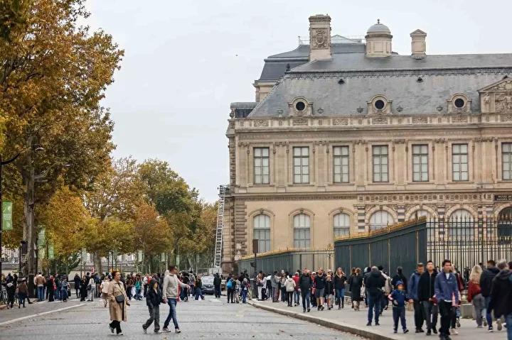Louvre Müzesi’nde Tarihi Hırsızlık Olayı ve Gelişmeler