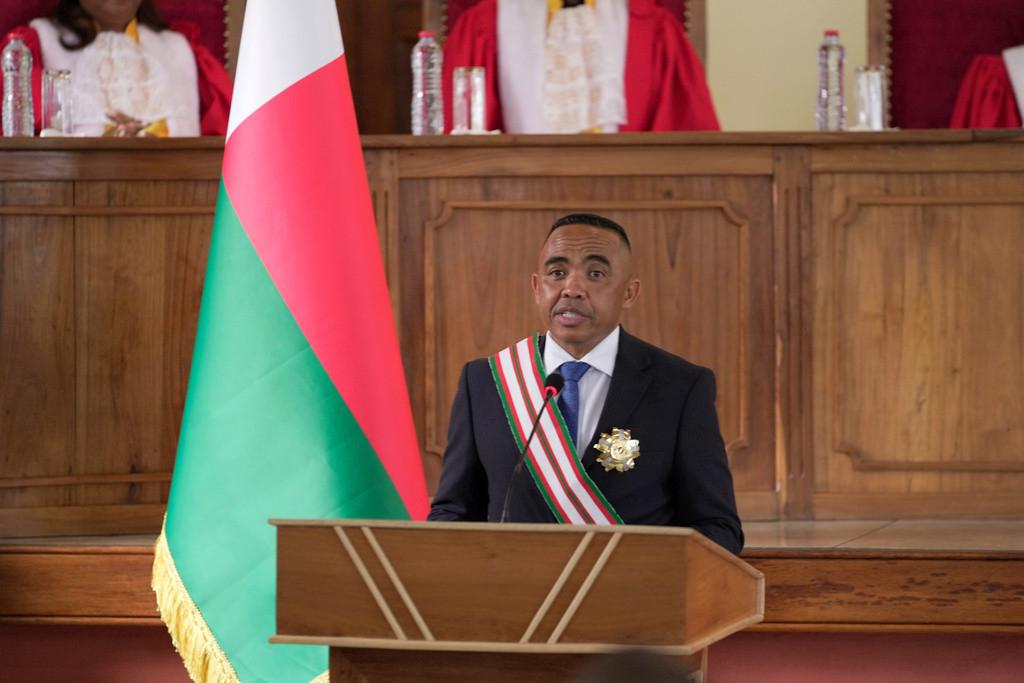 Madagaskar'da Yeni Geçici Cumhurbaşkanının Yemin Töreni ve Son Gelişmeler 1 Siyasi Çalkantıların ve Yönetim Değişiminin Sebepleri