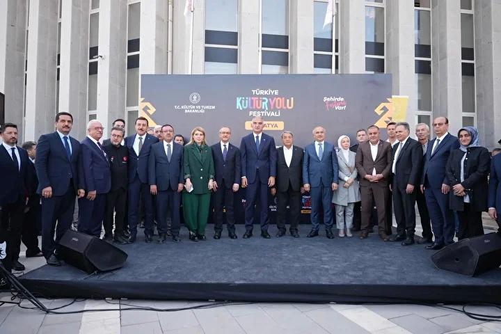 Sanatın Gücüyle Birlikte Yeniden Diriliş
