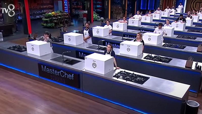 MasterChef'te Yeni Takımlar ve Mavi Takım Kaptanının Belirlenmesi