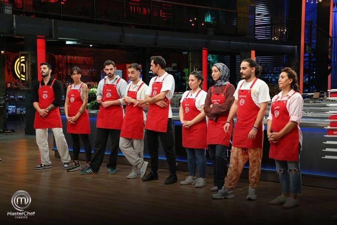 MasterChef'te Yeni Takımlar ve Mavi Takım Kaptanının Belirlenmesi