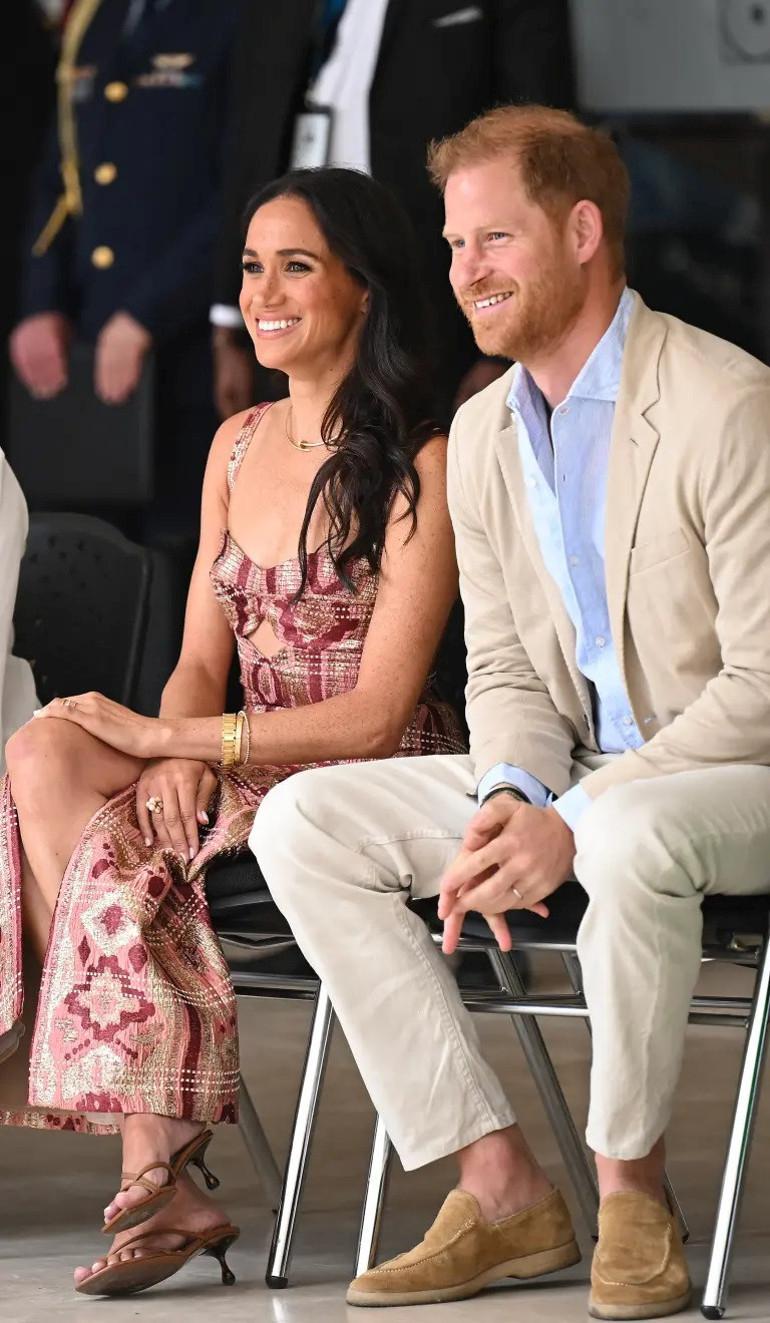 Meghan Markle'ın Kraliyet Yolculuğu ve Kamuoyu İlişkileri