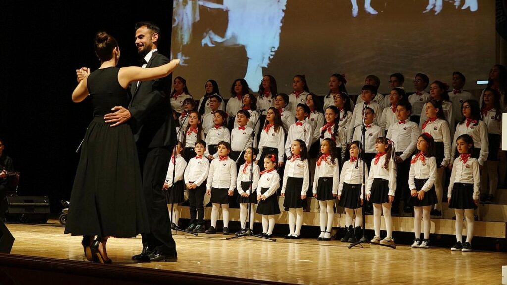 Mehmet Akif Ersoy Üniversitesi’nde Çocuk Korosu Konseri Büyük İlgi Gördü