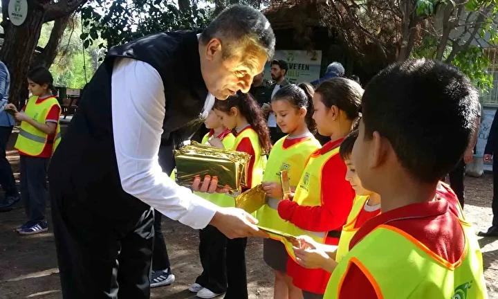 Mersin Sahillerinde Kum Zambaklarıyla Doğa Seferberliği