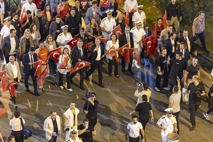 Mersin'de Cumhuriyet Bayramı Coşkusu ve Yürüyüş Etkinliği 5 Mersin'de Cumhuriyet Bayramı Coşkusu ve Yürüyüş Etkinliği