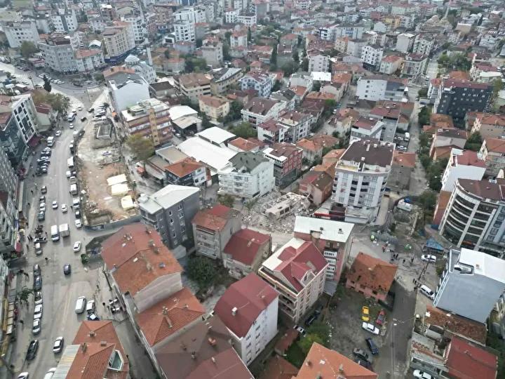 Mevlana Mahallesi'nde Yıkılan Bina ve Trajik Olayın Detayları