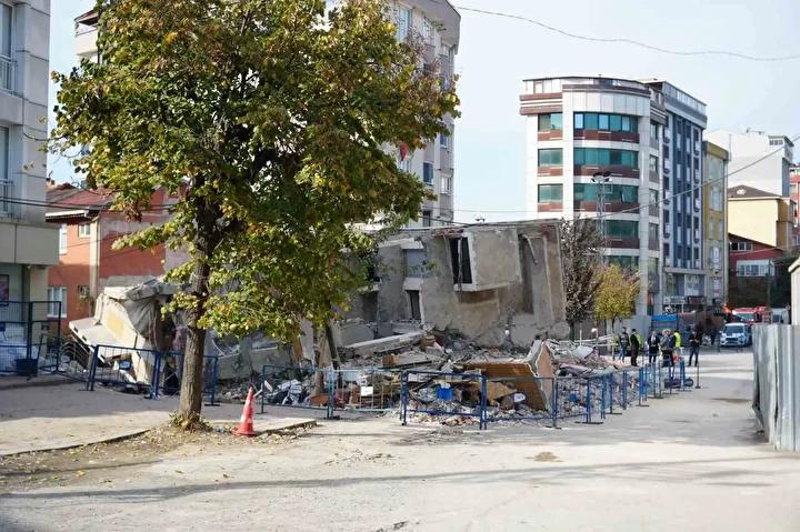 Mevlana Mahallesi'nde Yıkılan Bina ve Trajik Olayın Detayları