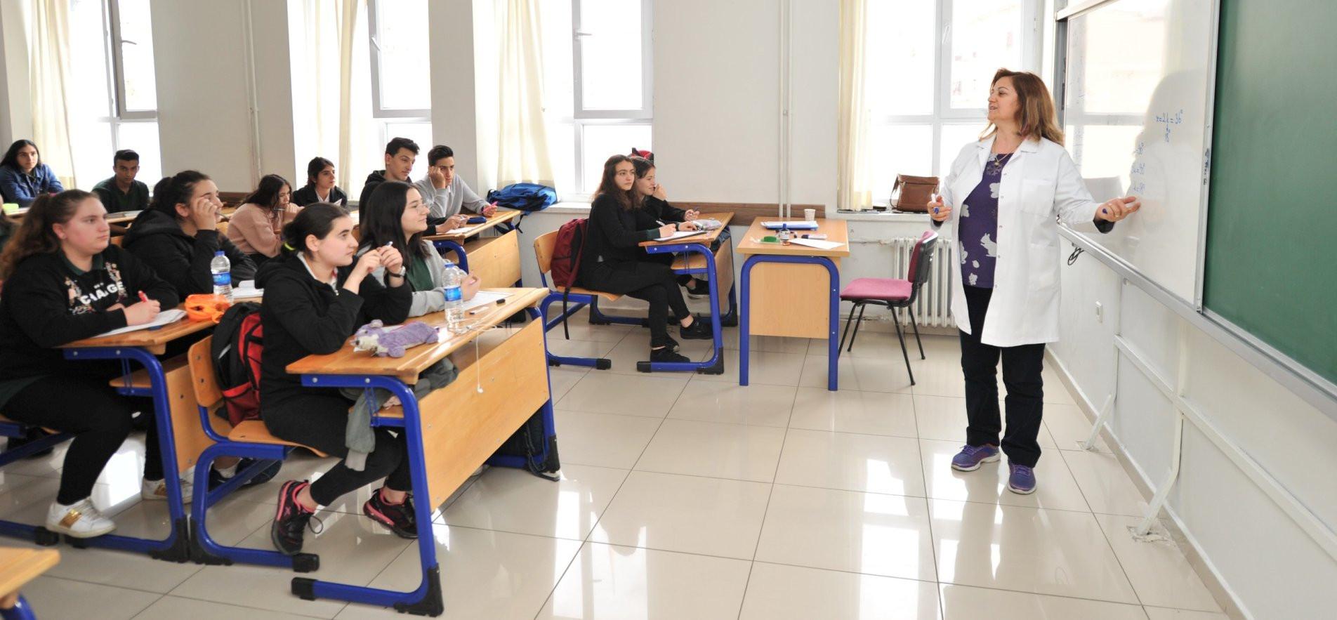 Milli Eğitim Bakanı Yusuf Tekin’den Öğretmenler ve Eğitim Çalışma Haftası Vurgusu