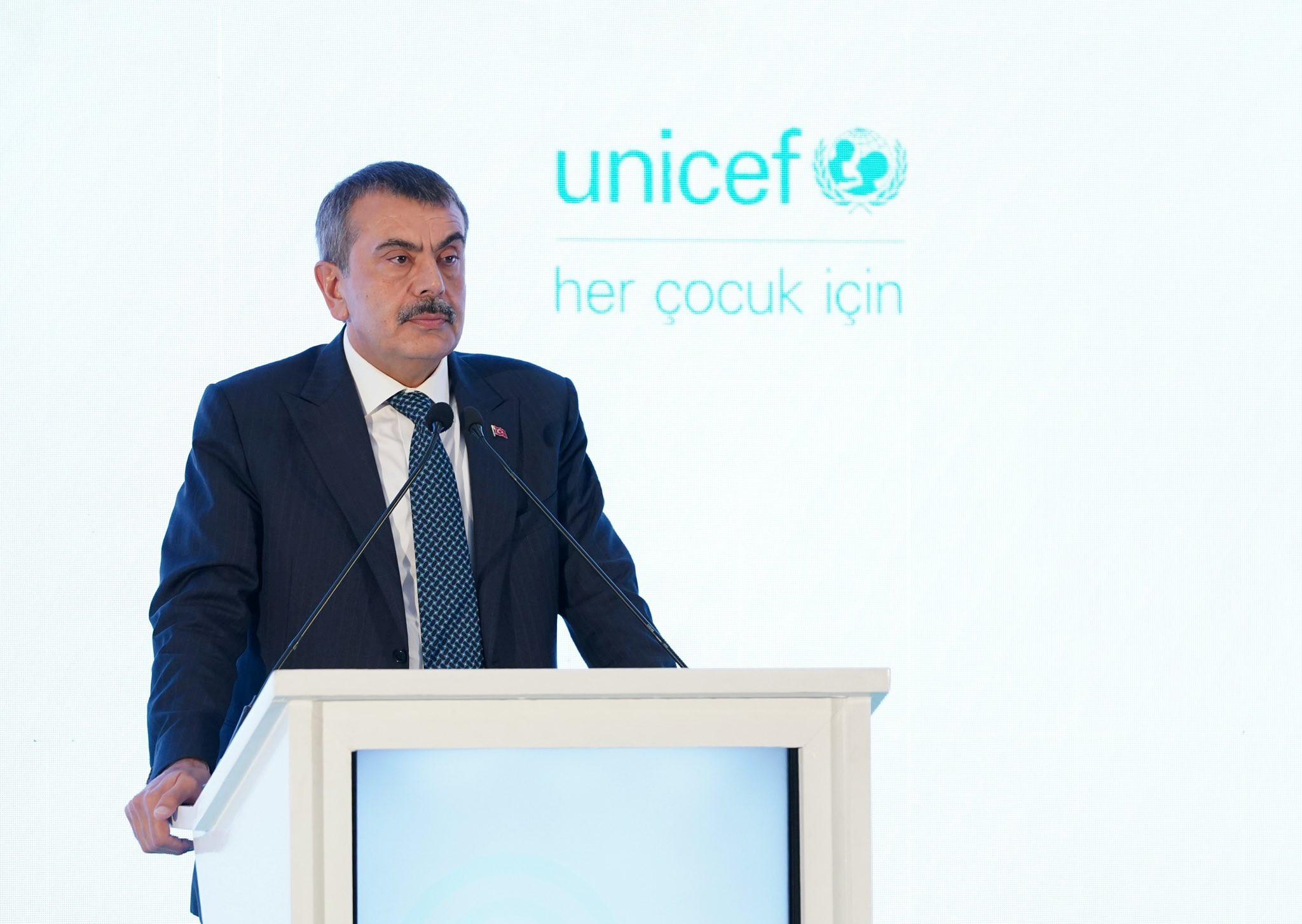 Dijital eğitimde büyük hedefler ve öğretmenlere ulaşım