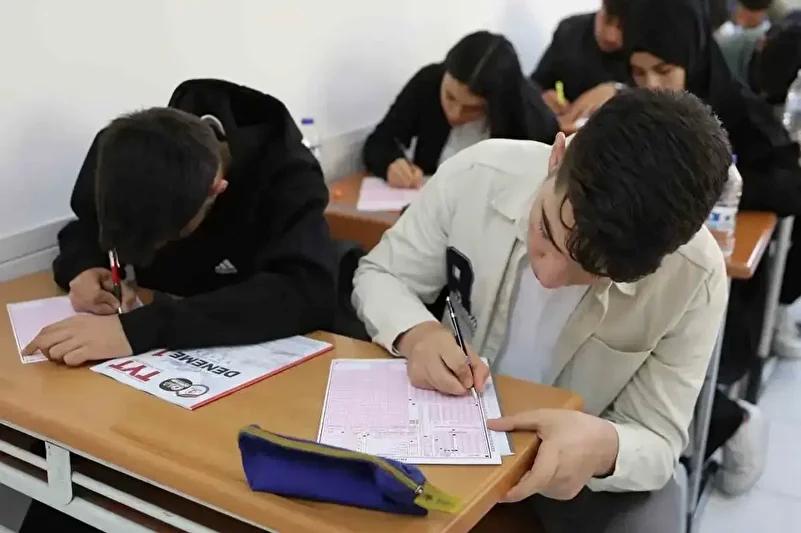 Milli Eğitimde Dijital Dönüşüm ve Yapay Zeka Entegrasyonu Çalışmaları 2 Yapay Zeka Destekli Yönetim Sistemleri