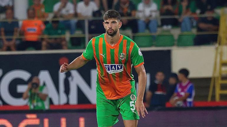 Ümit Akdağ'ın Futbol Yolculuğu ve Kariyeri