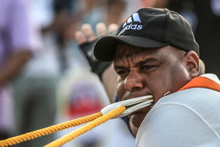 Mısırlı Güreşçinin Olağanüstü Dorse Çekiş Rekoru Başarısı