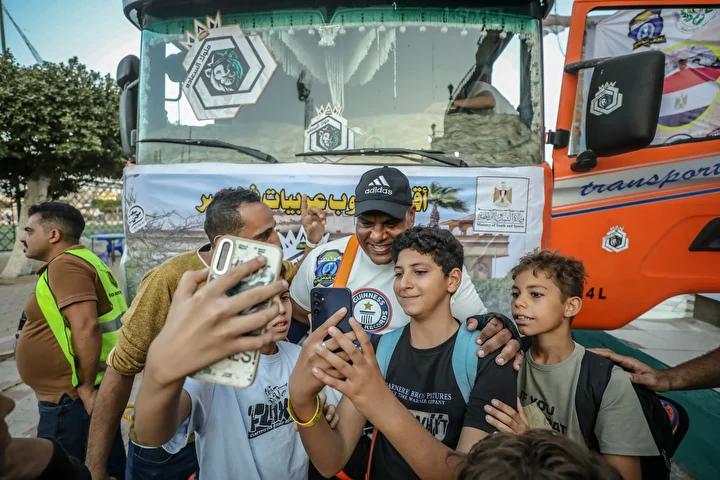 Mısırlı Güreşçinin Olağanüstü Dorse Çekiş Rekoru Başarısı