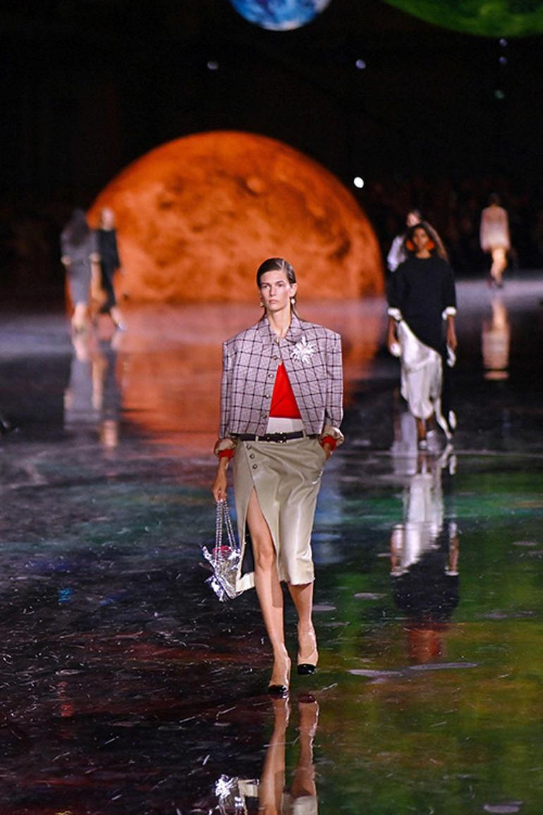 Moda Dünyasından Prenslik Diyarına Uzanan Gizemli Yolculuk