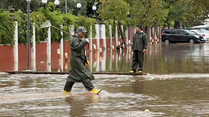 Muğla Fethiye'de Sağanak ve Trafik Alarmı